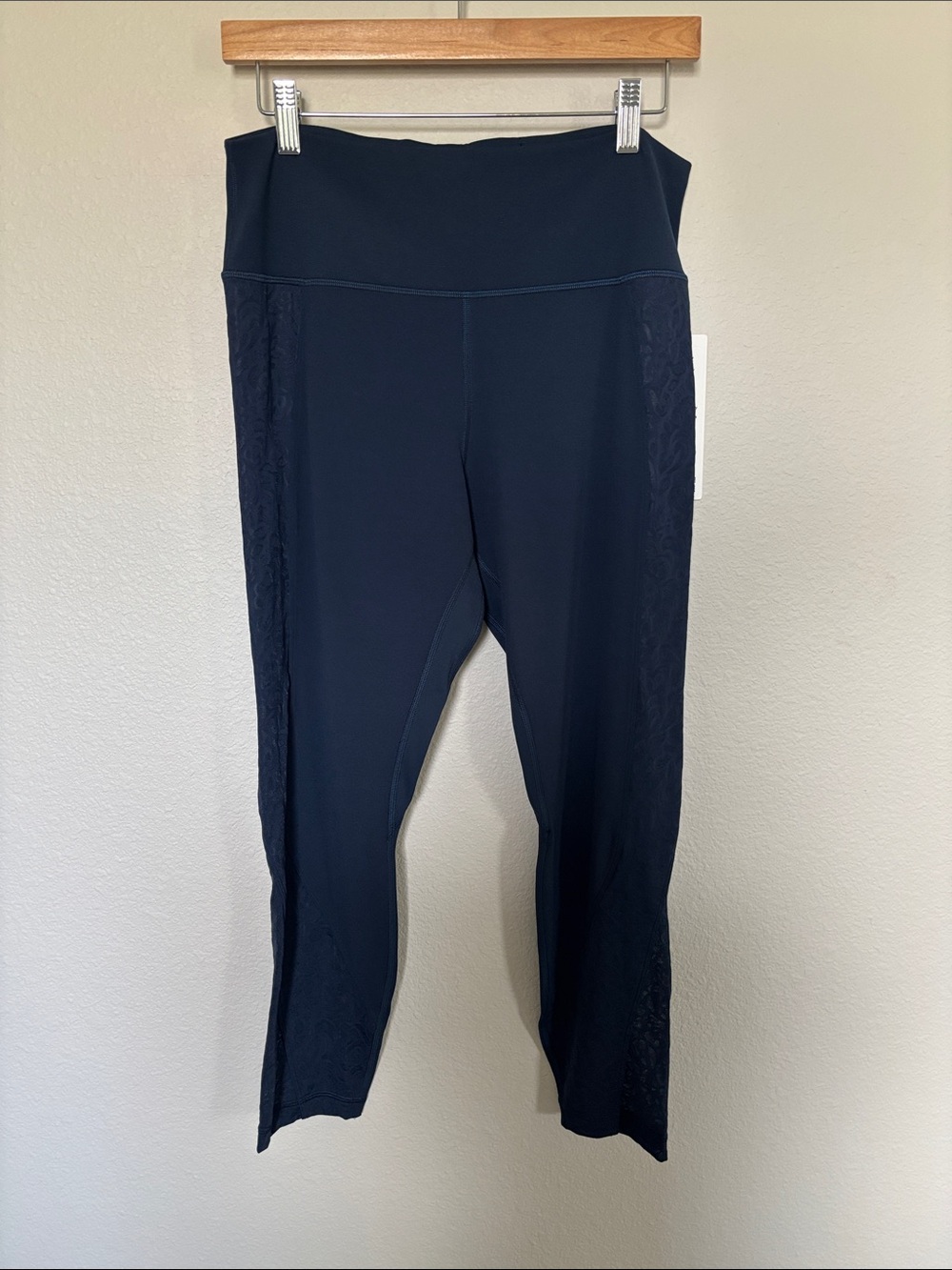 NWT Lululemon Navy Paisley Lace Overlay Tight 25” Size 12 Yoga